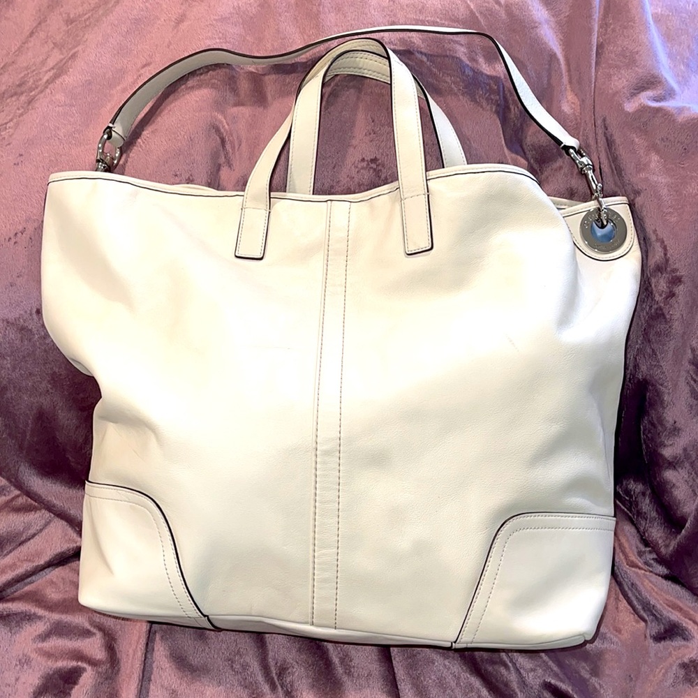 Coach Hadley White Lambskin Leather Duffel Bag removable strap & wristlet NWOT